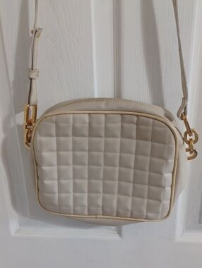 VINTAGE CARLA MARCHI Quilted Cream Crossbody Leather  Bag W/ Gold Hardware